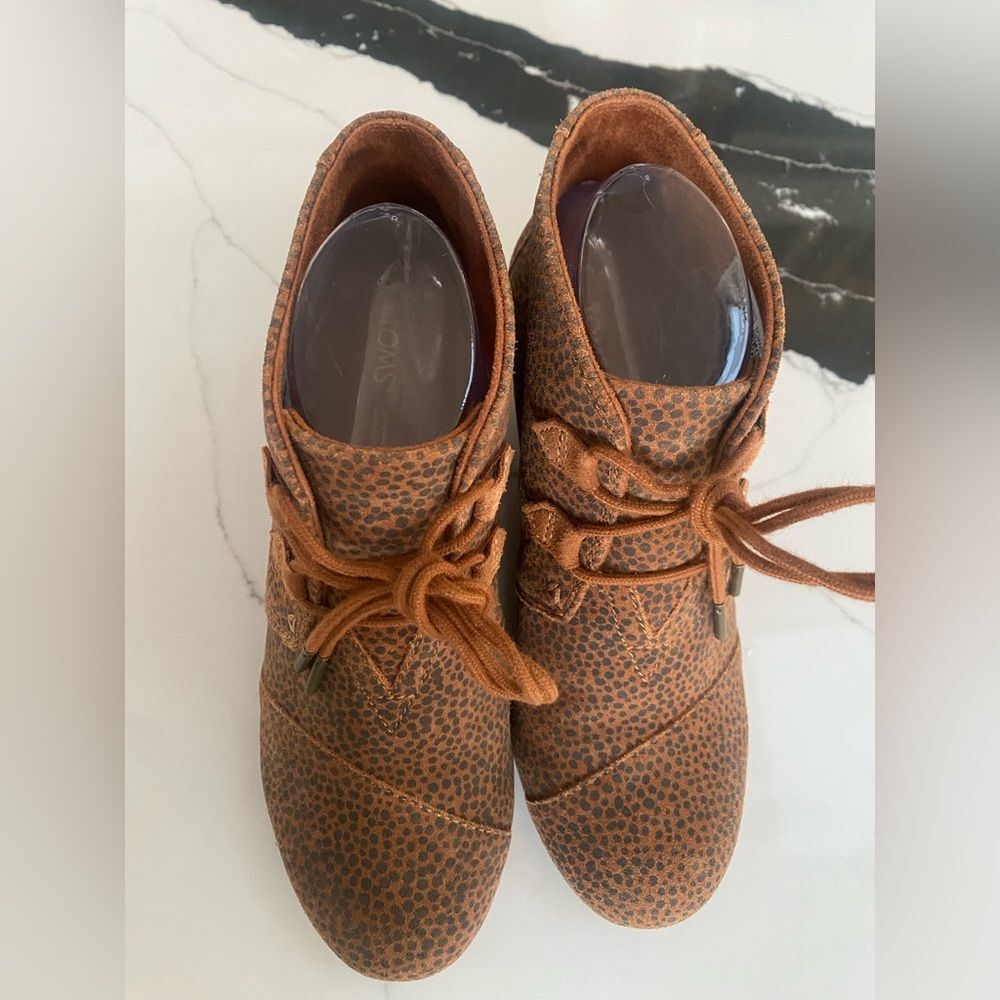 Toms Tan Wedge Ankle Boots - Picture 6 of 7